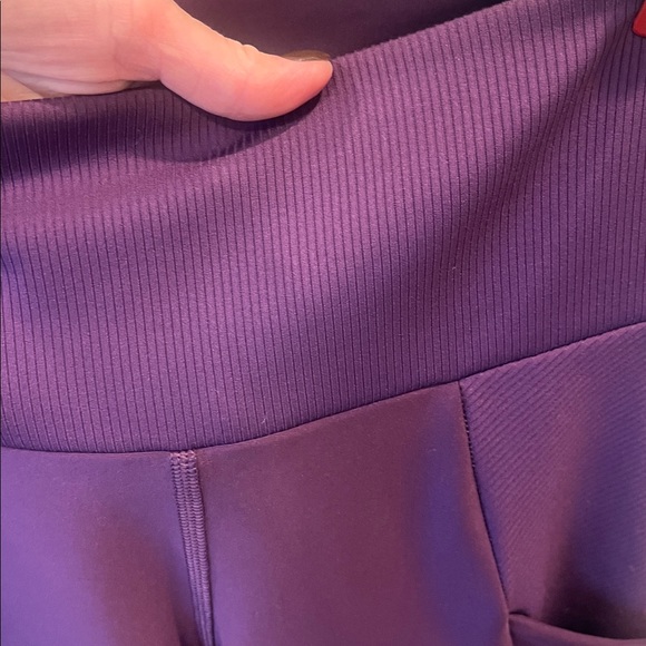 ALO Yoga Plum Leggings - Picture 9 of 10